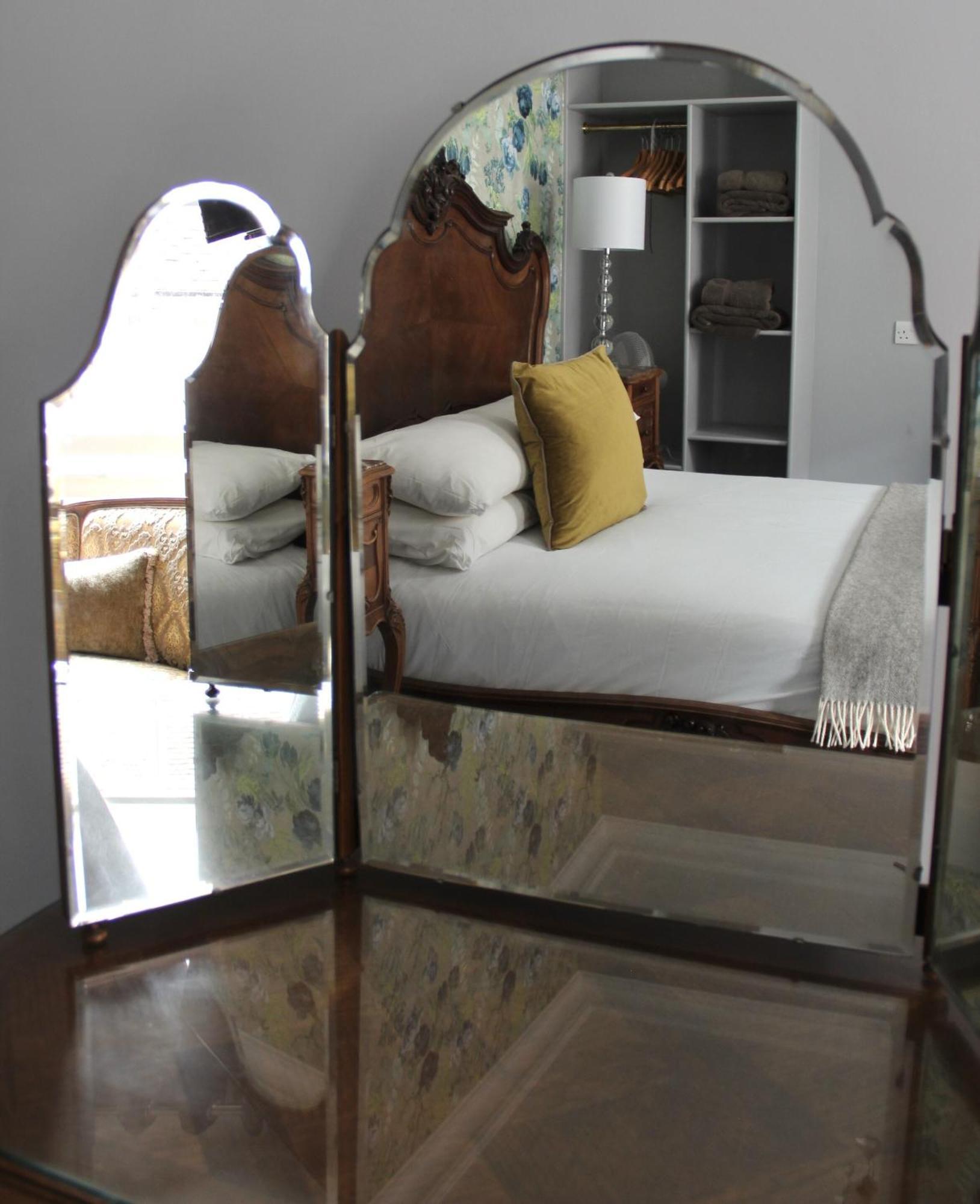 Blue Boar Hotel Maldon Room photo