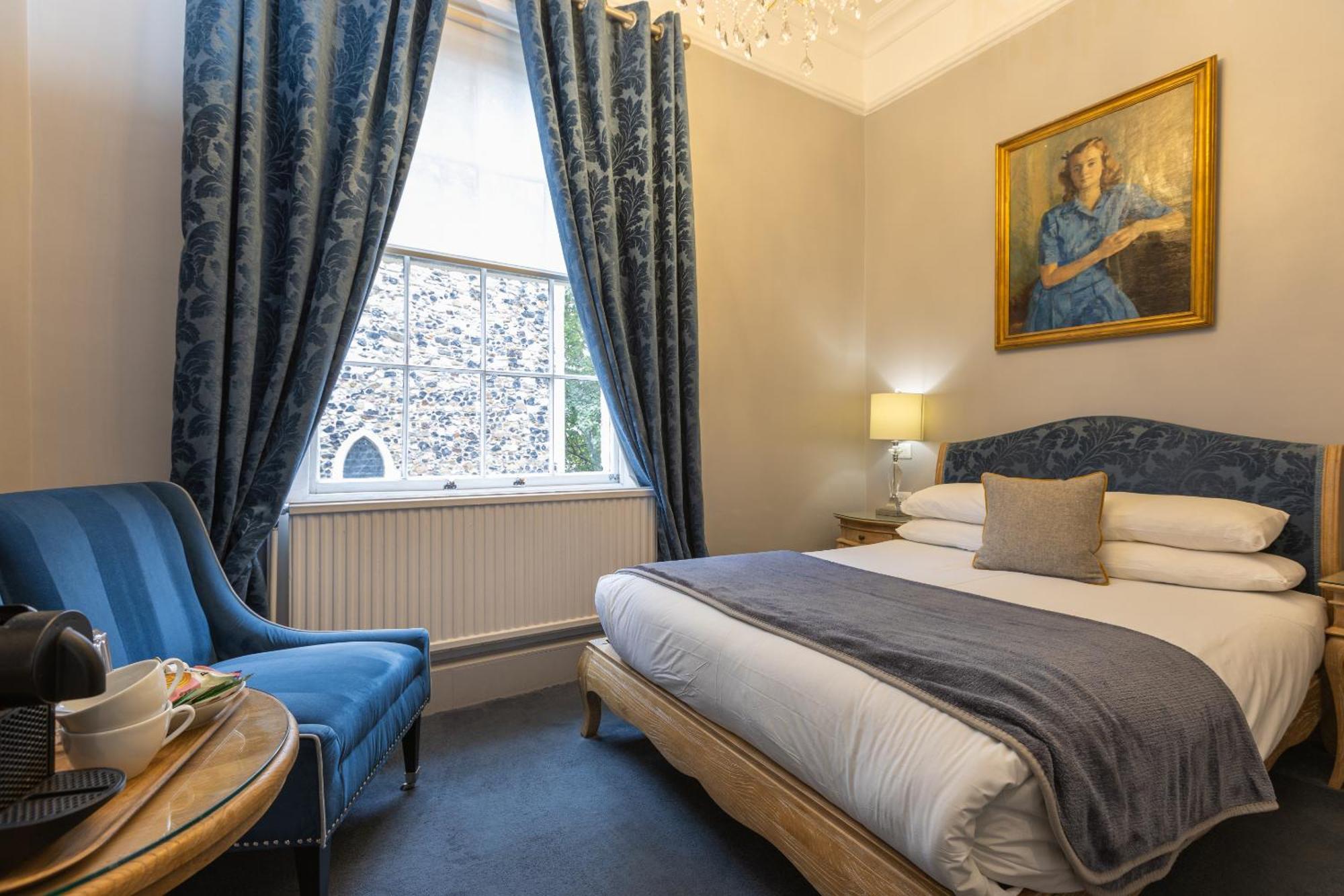 Blue Boar Hotel Maldon Exterior photo