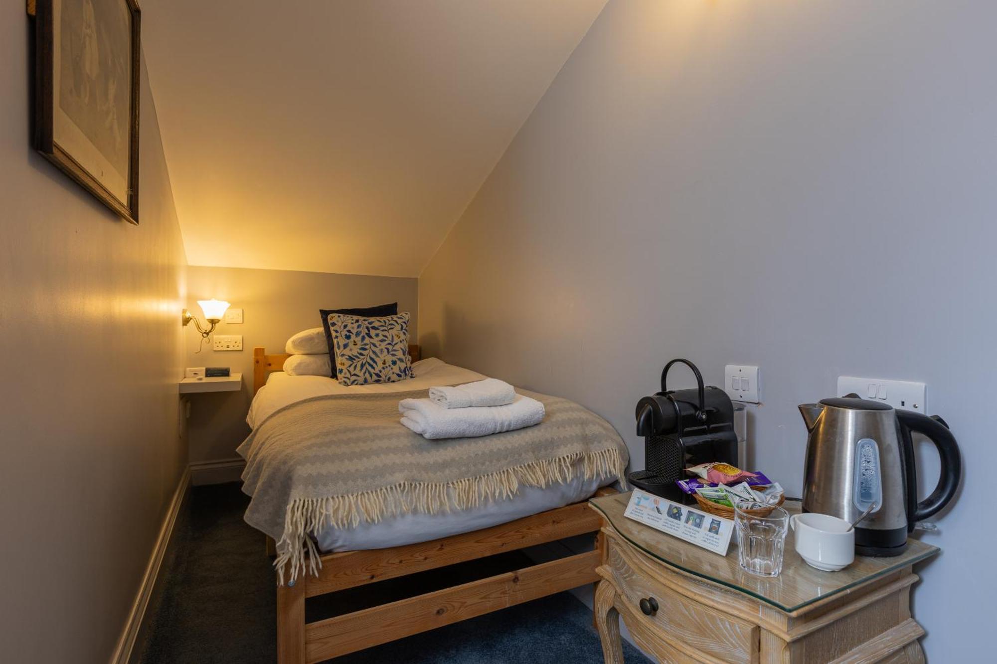 Blue Boar Hotel Maldon Room photo